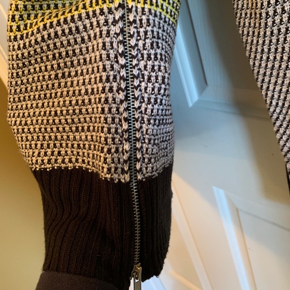 I ♥️ Ronson sweater - Picture 2 of 3